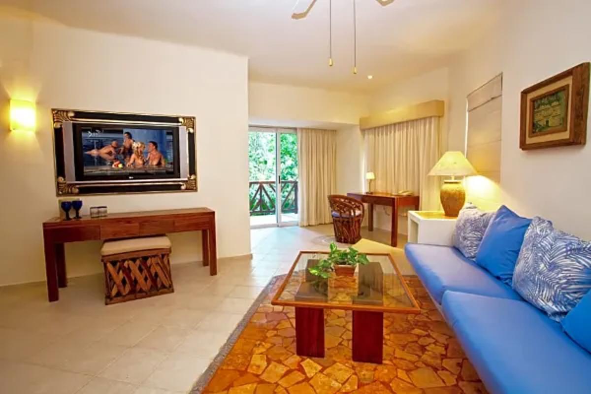 Desire Riviera Maya Pearl Resort